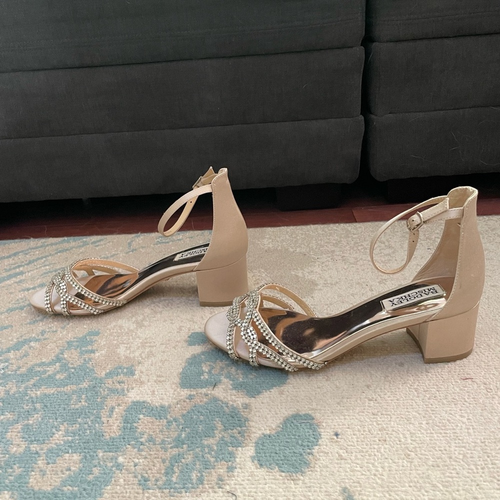 Badgley Mischka 7.5 rose gold and silver 2 in block heels - Picture 2 of 7